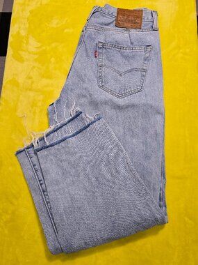 Levi's blue jeans  568 in 34/32
